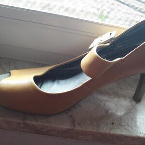 Heels yellow mid - elegant, very functional